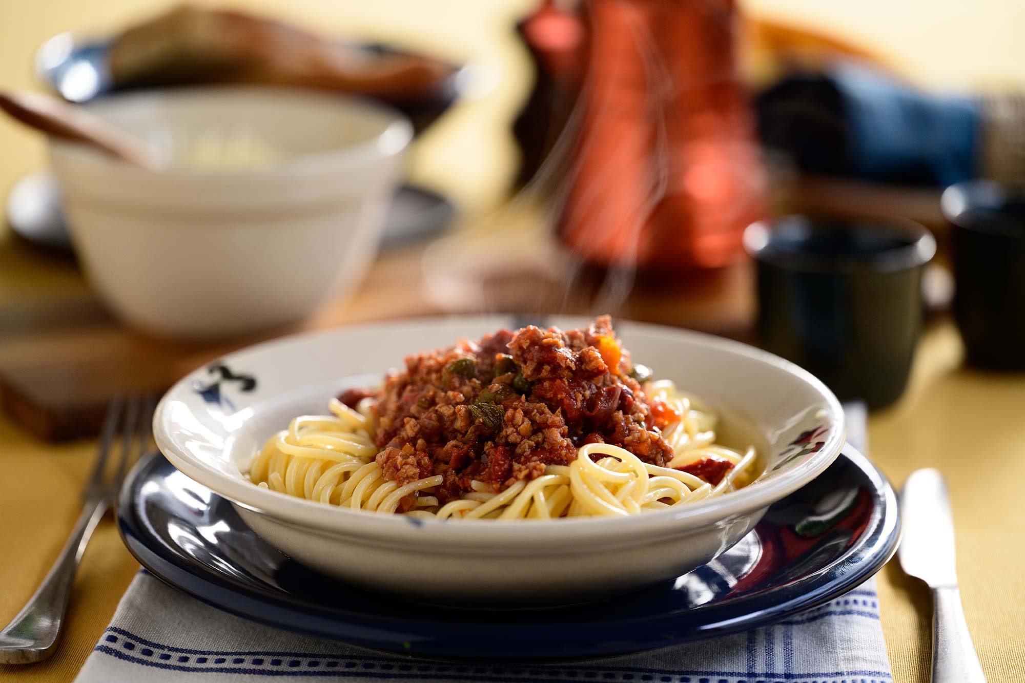 SPAGHETTI-KIMA-SOGIAS-LIASTES-TOMATES