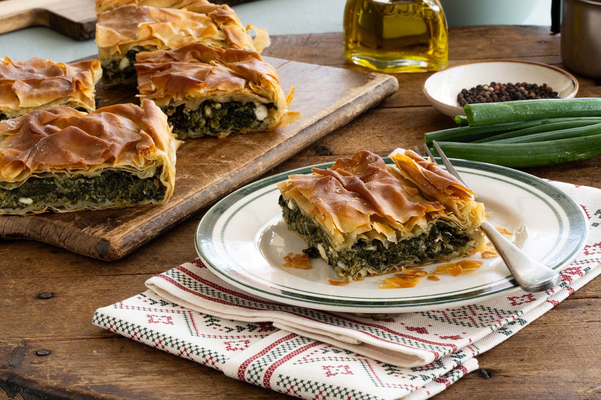 SPANAKOPITA-XORIATIKO-FILLO-KALATHAKI-LIMNOU-ANIKSIATIKA-LAXANIKA