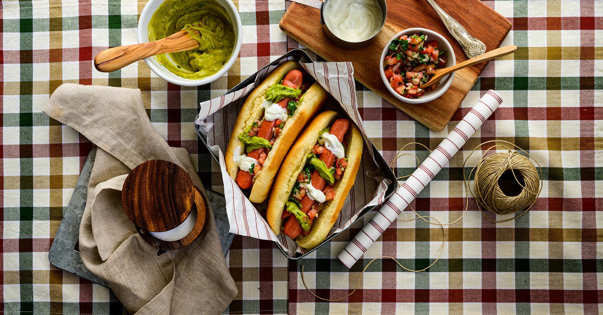 HOT-DOG-PICO-DE-GALLO-SOS-GIAOURTIOU