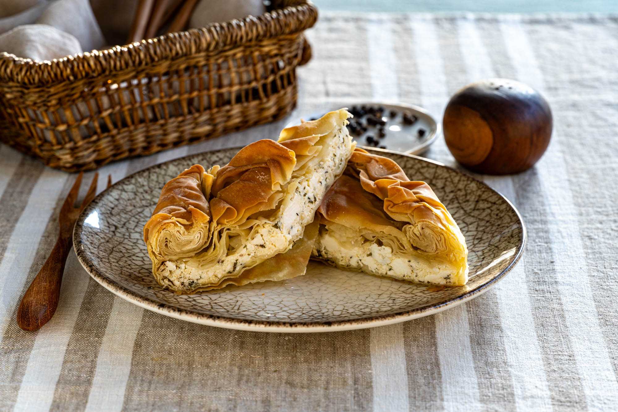 TYROPITA-FETA-ANTHOTIRO-MANOURI-FRESKA-MIRODIKA