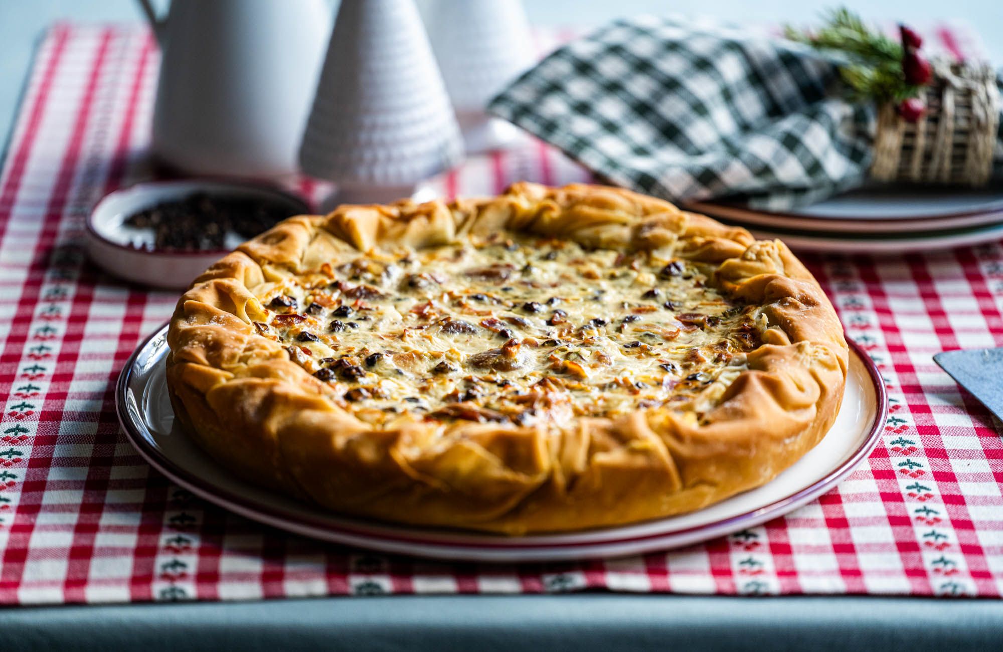 ANOIXTI-PITA-MPEIKON-KASTANA-MAVRES-STAFIDES-FETA-GIAOURTI