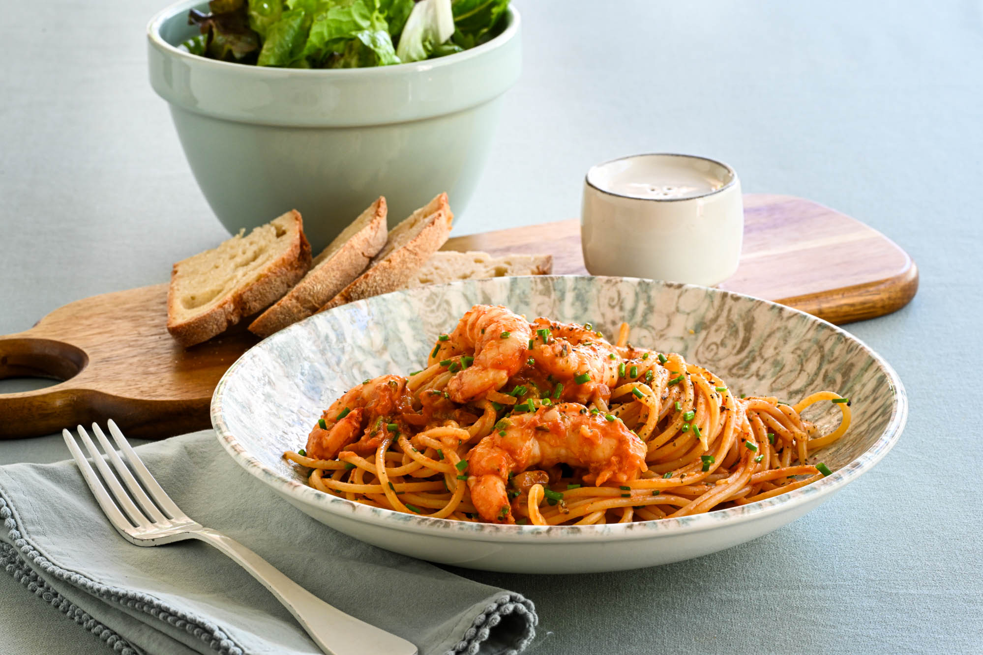 SPAGHETTONI-GARIDES-KOLOKITHAKI-SXINOPRASO-SALTSA-TOMATAS